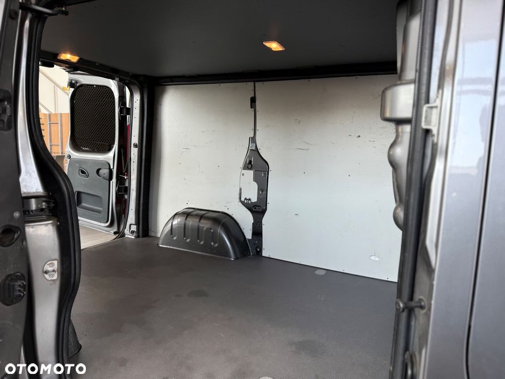 Opel VIVARO - 24