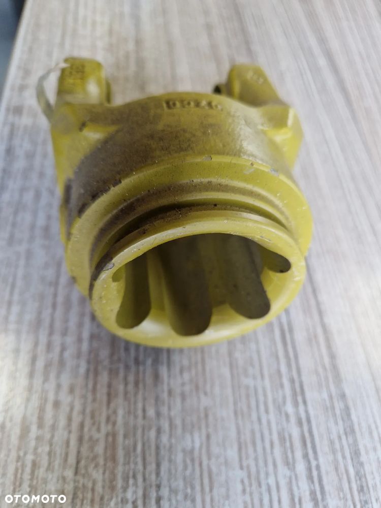 Widełki wałka napędowego WOM Walterscheid 36.14.100 - 2