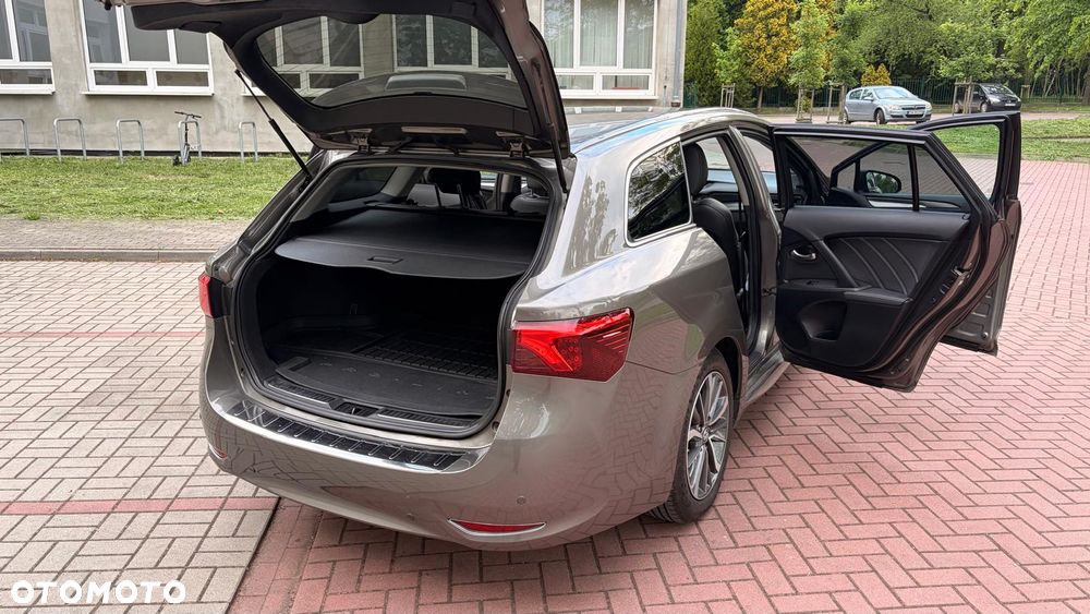 Toyota Avensis 1.8 Selection MS - 22
