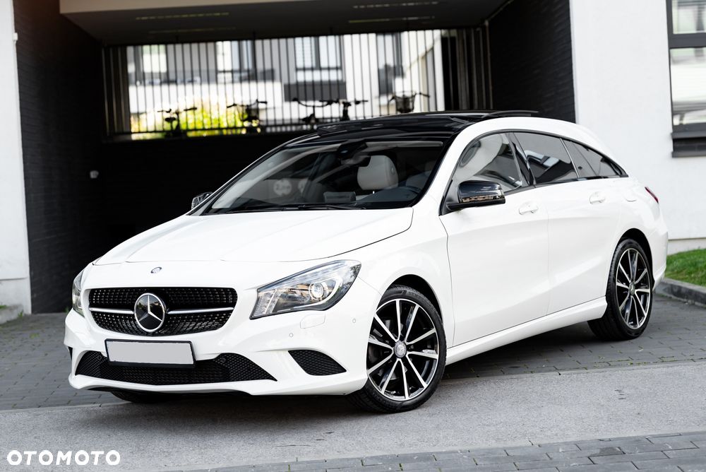 Mercedes-Benz CLA Shooting Brake 200 7G-DCT AMG Line - 2