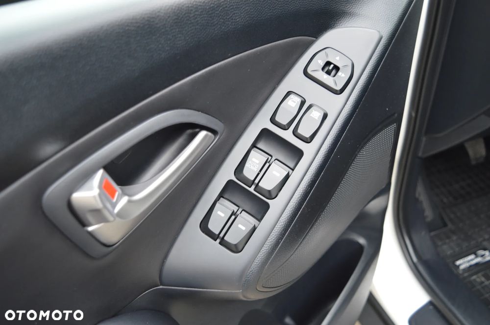 Hyundai ix35 1.7 CRDi 2WD Fifa World Cup Edition - 17