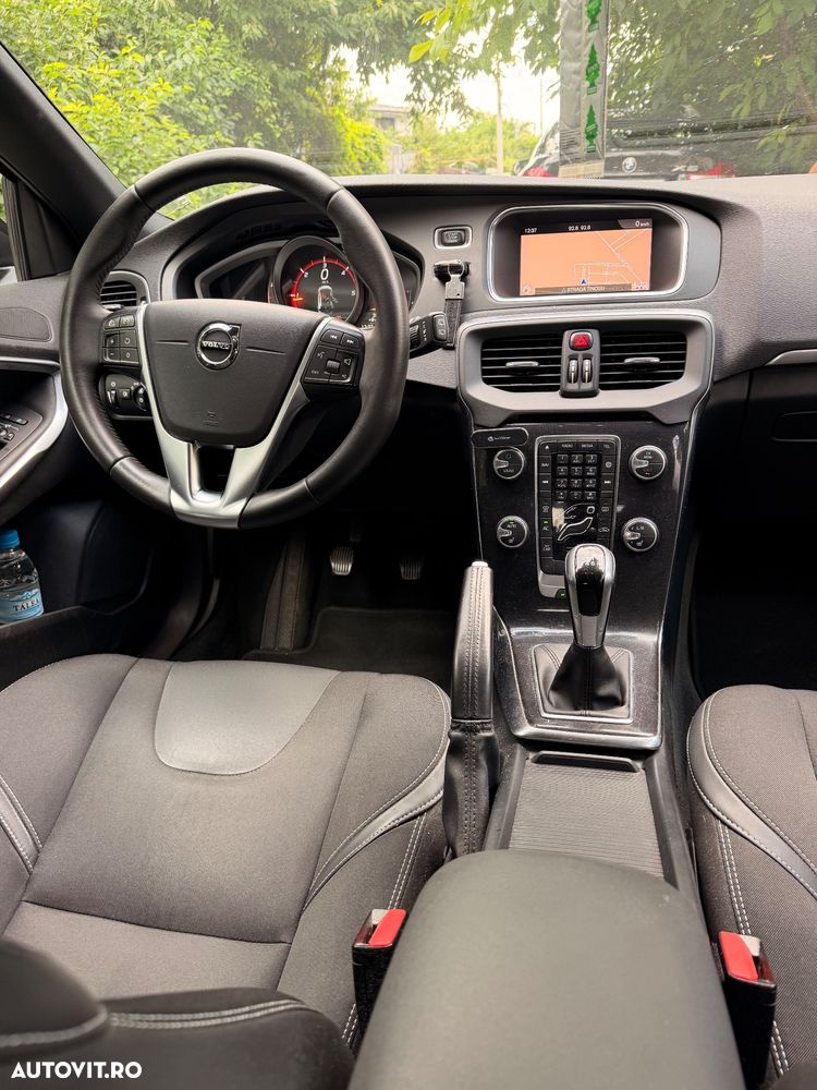 Volvo V40 D2 Momentum - 11