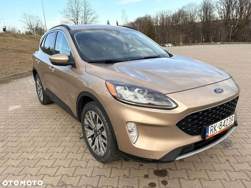 Ford Kuga - 1