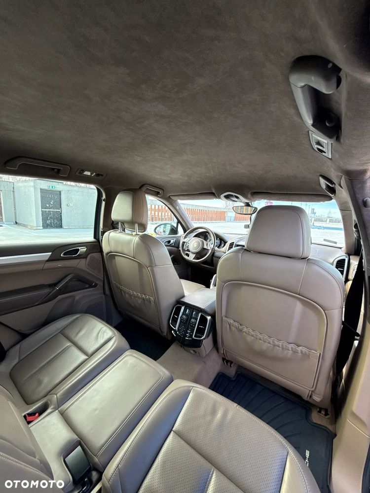 Porsche Cayenne GTS - 24