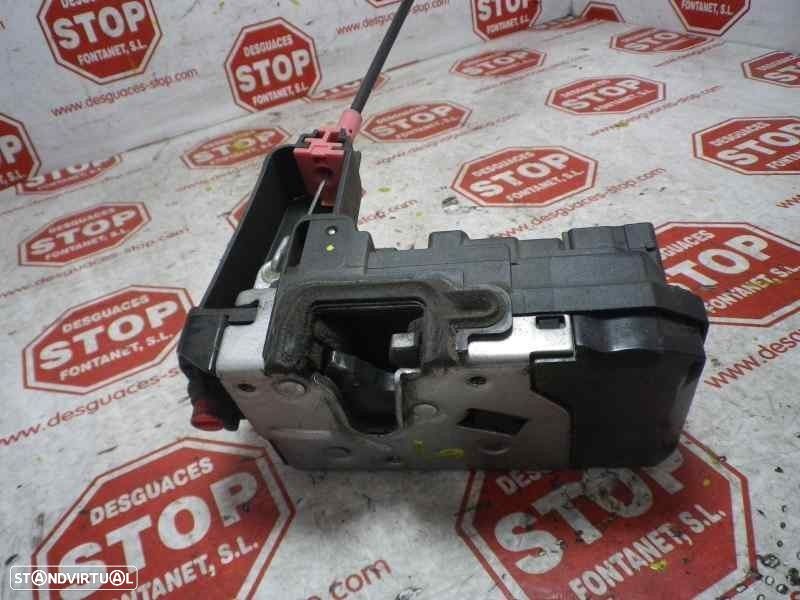 FECHADURA PORTA TRASEIRA DIREITA OPEL ZAFIRA B 2010 -13210739 - 3