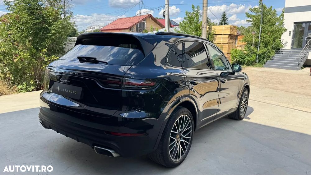 Porsche Cayenne - 4