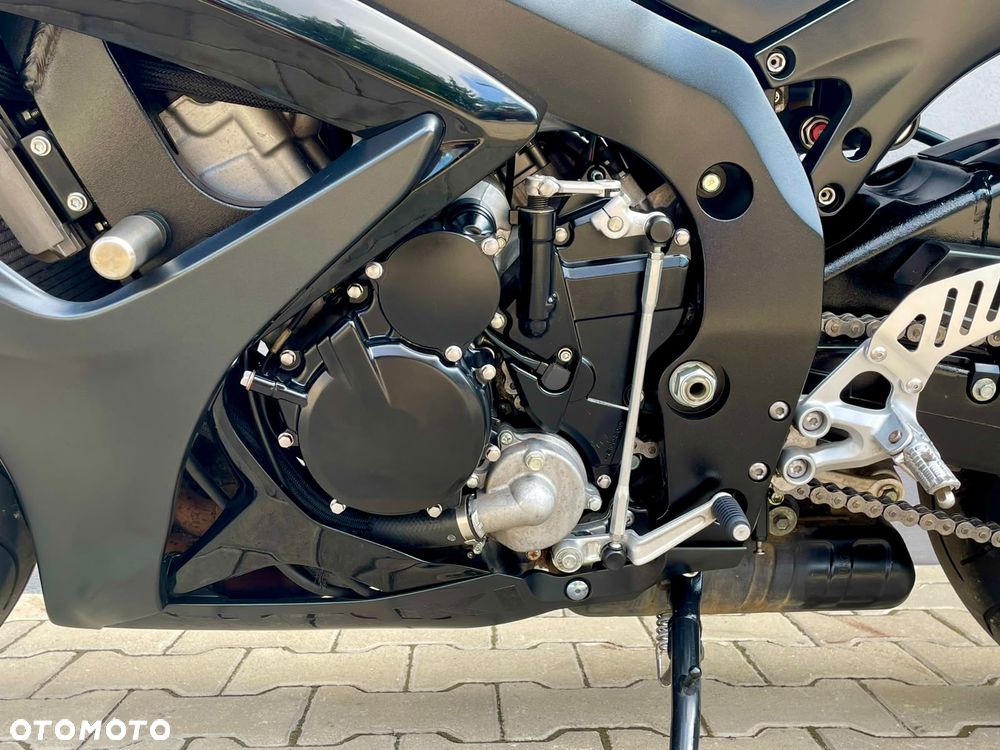 Suzuki GSX-R - 11