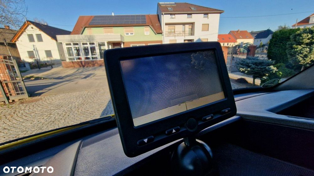 Mercedes-Benz Sprinter - 15