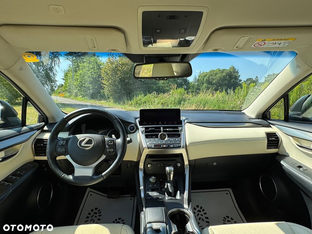 Lexus NX 300h Prestige AWD - 28