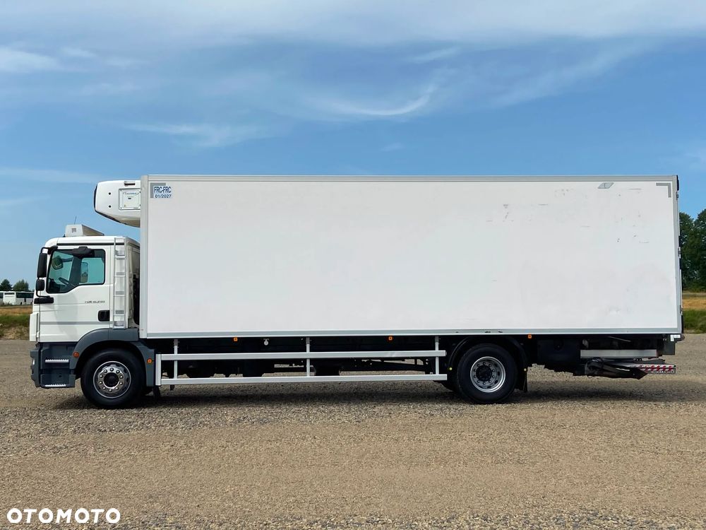 MAN TGM 18.290 | 2018 | Chłodnia 8,8 m | Carrier Supra 1150 Multitemp Silent | Automat | Winda | Drzwi boczne | 329 tys. km - 7