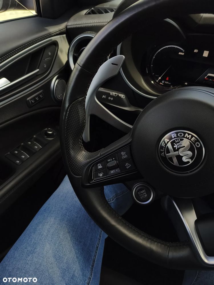 Alfa Romeo Stelvio 2.0 Turbo 16V AT8-Q4 Veloce Ti - 27