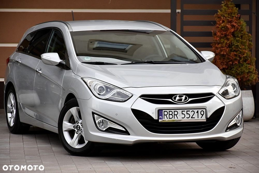 Hyundai i40 i40cw 1.7 CRDi Automatik Fifa World Cup Edition Silver - 1