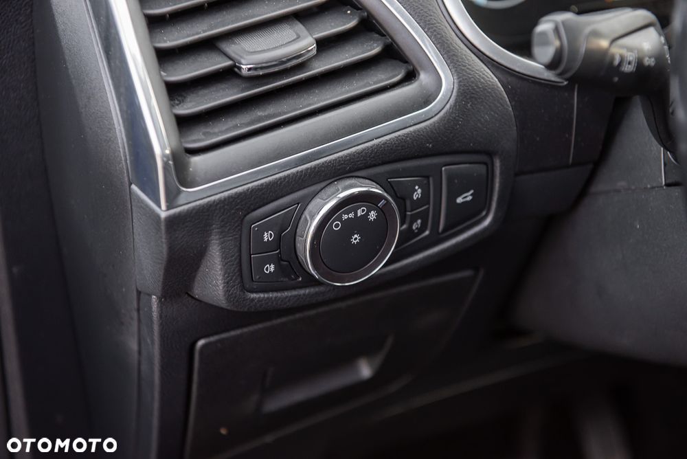 Ford S-Max 2.0 TDCi 4WD Titanium PowerShift - 25