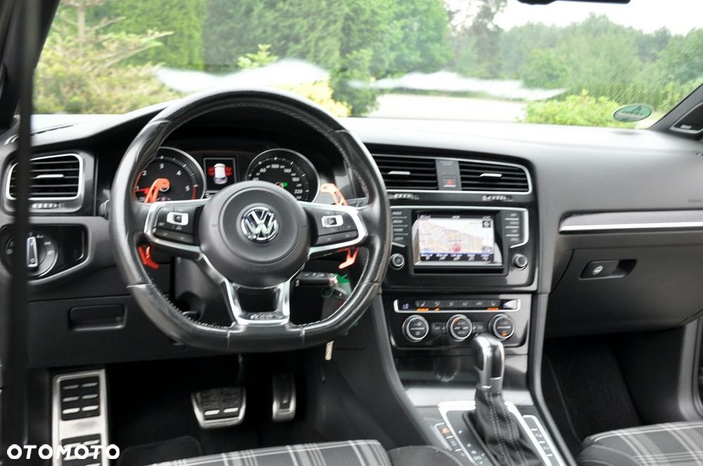 Volkswagen Golf - 29