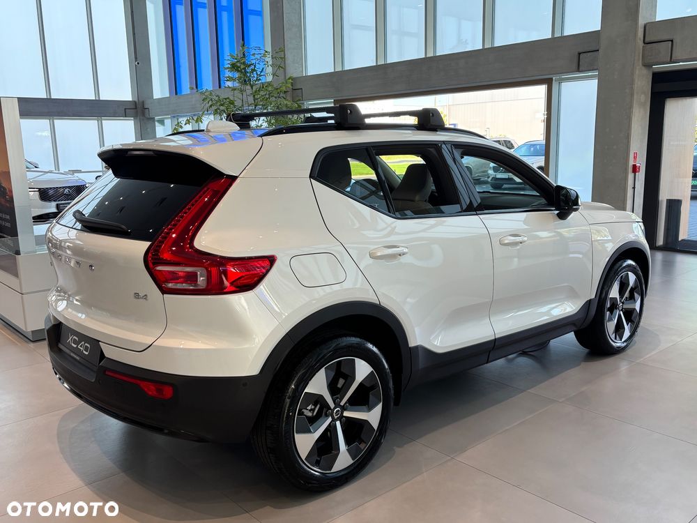 Volvo XC 40 B4 Plus Dark - 5