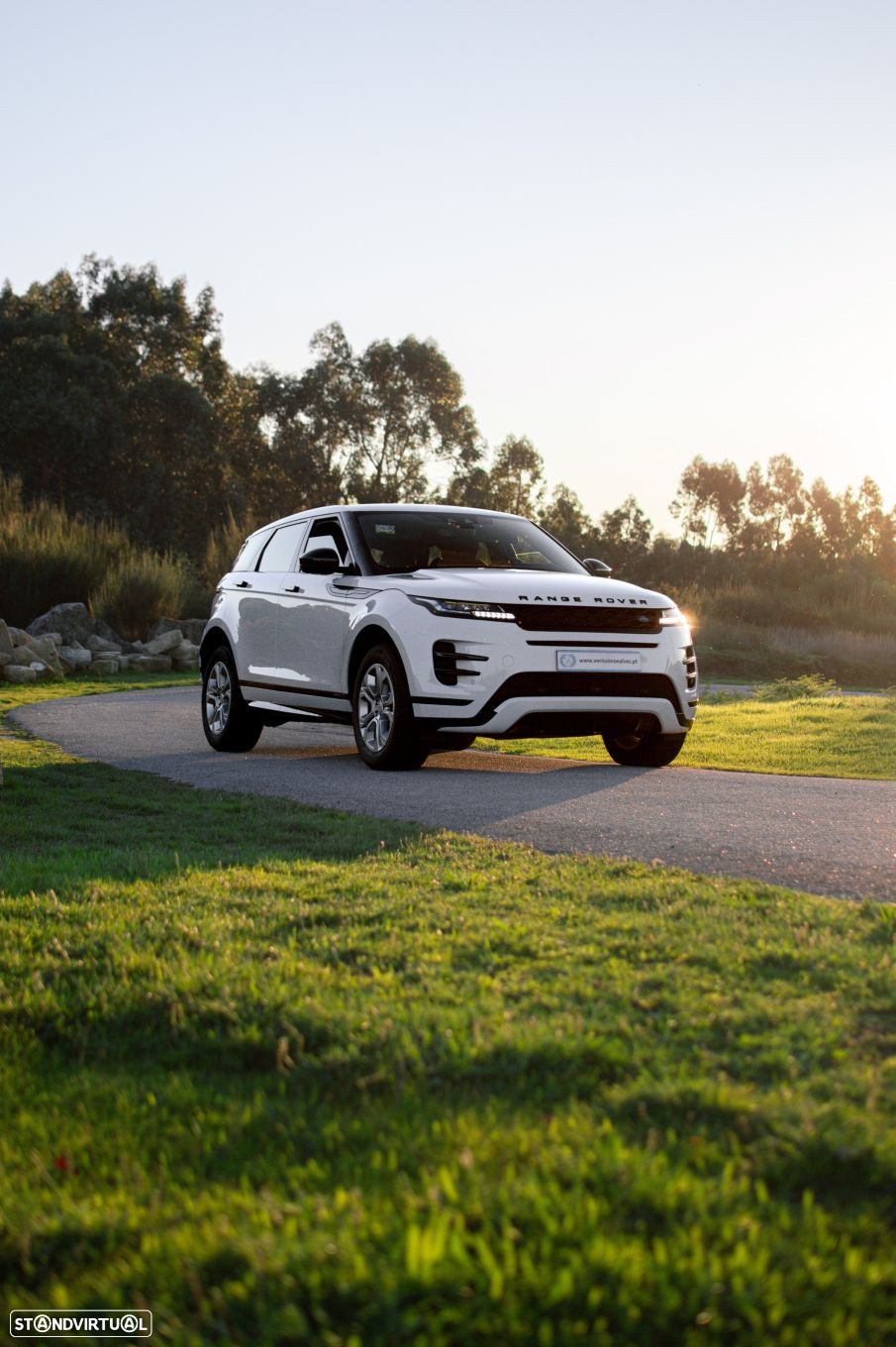 Land Rover Range Rover Evoque 2.0 D150 AWD R-Dynamic Auto - 29