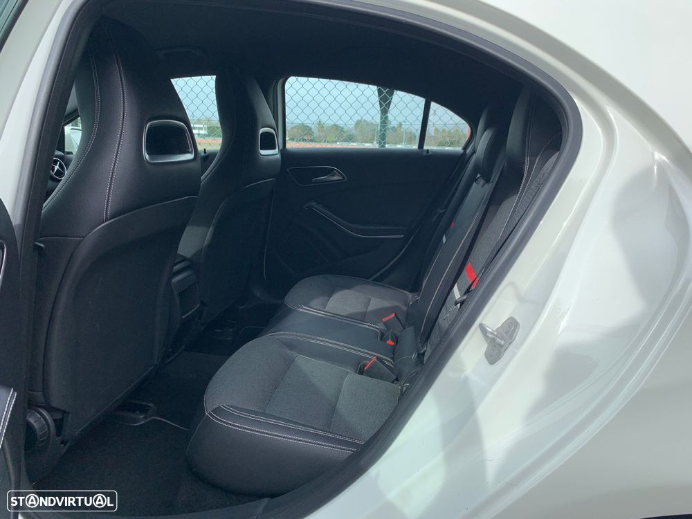 Mercedes-Benz A 180 d AMG Line - 21