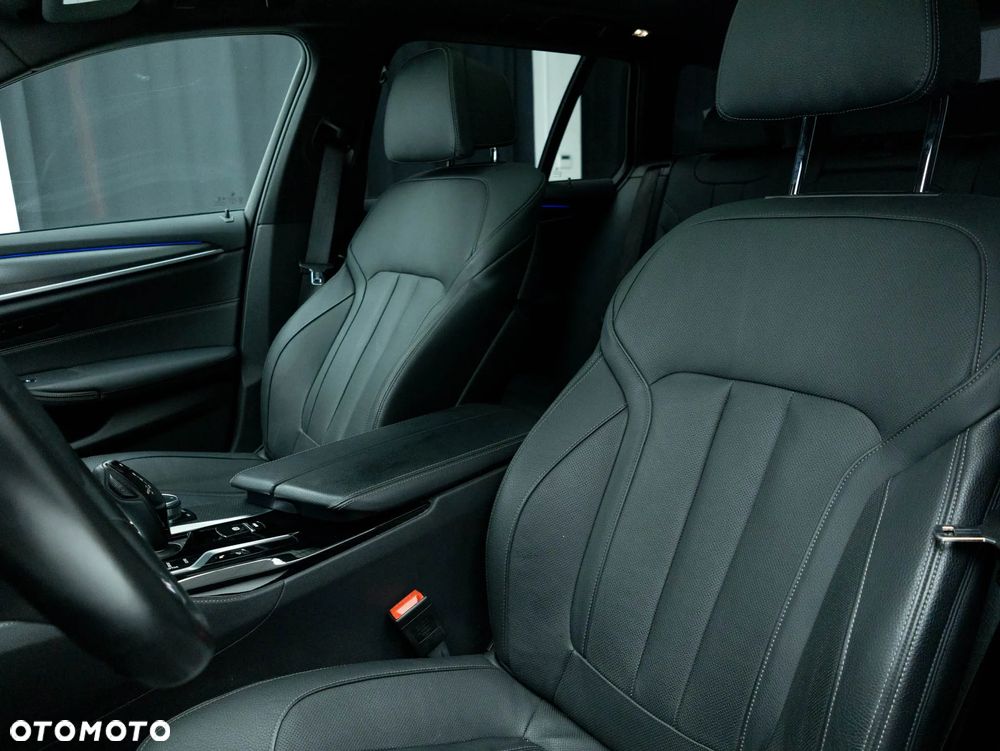 BMW Seria 5 530i xDrive M Sport sport - 15