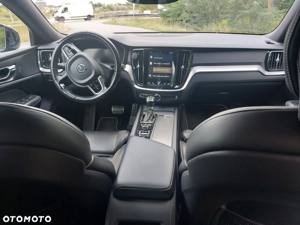 Volvo V60 D4 Geartronic R-Design - 9