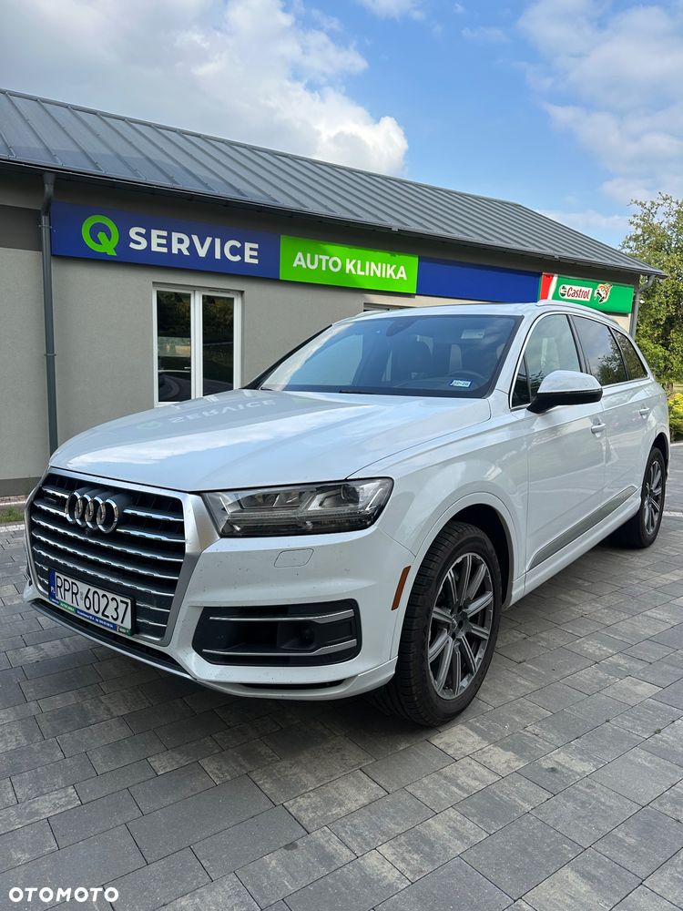 Audi Q7 - 1