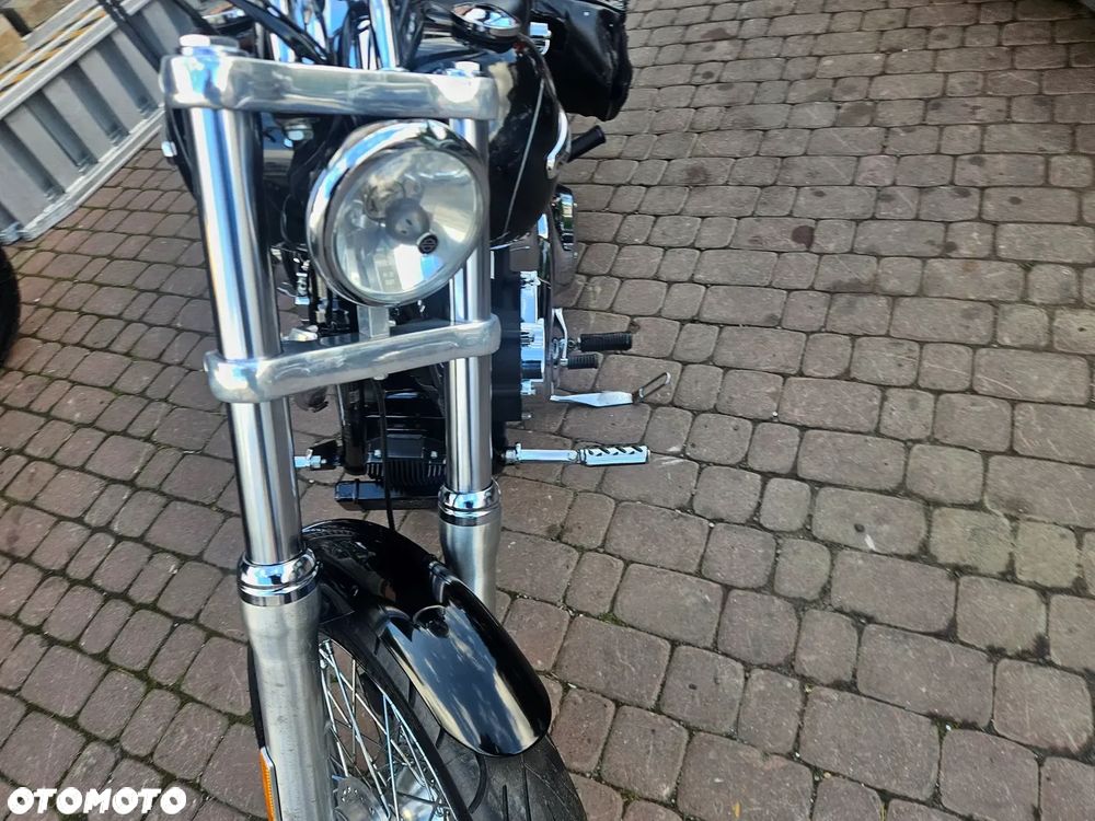 Harley-Davidson Dyna Super Glide - 25