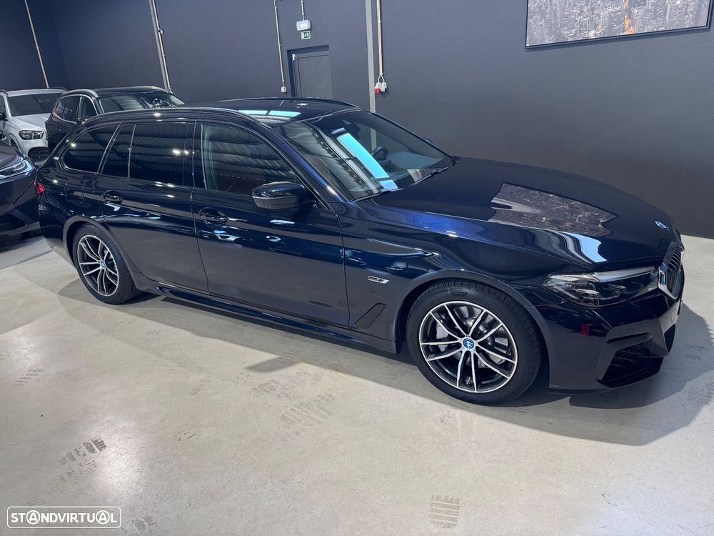 BMW 530 e Pack Desportivo M - 12