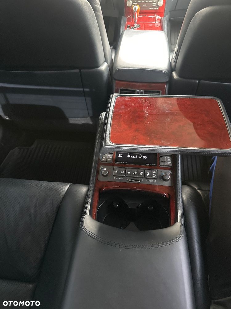 Lexus LS 600h Elite - 24