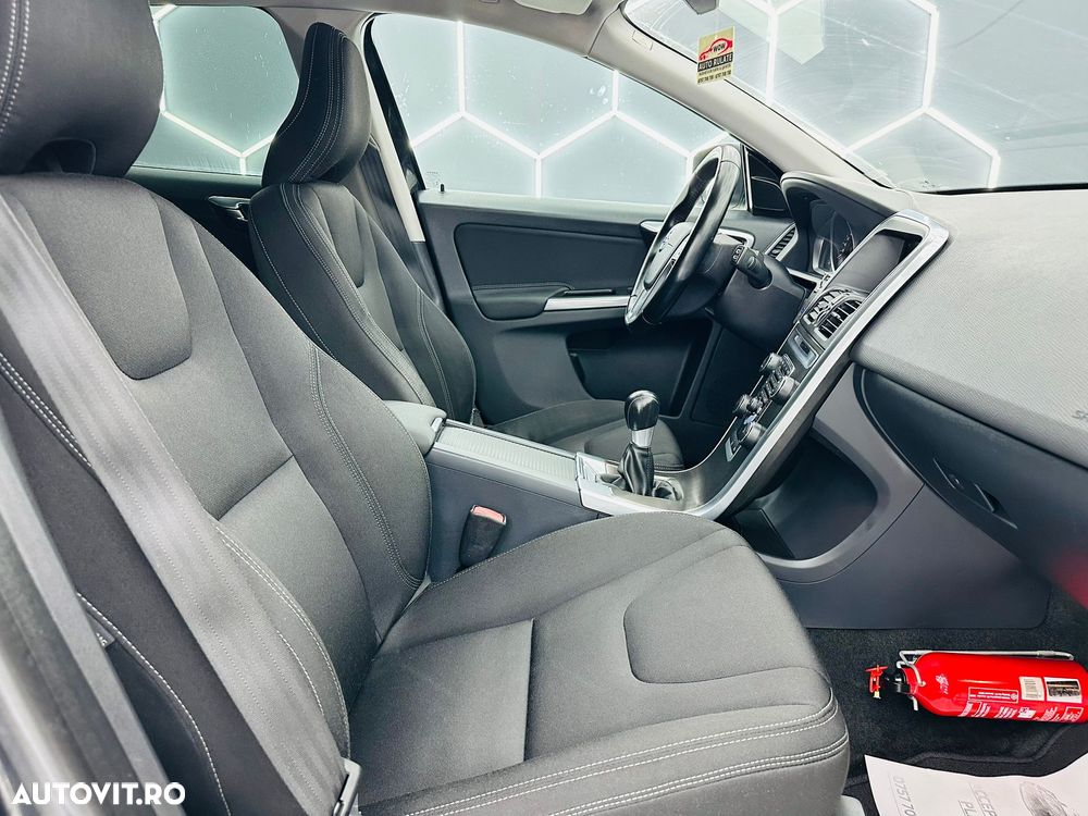 Volvo XC 60 D3 Momentum - 18