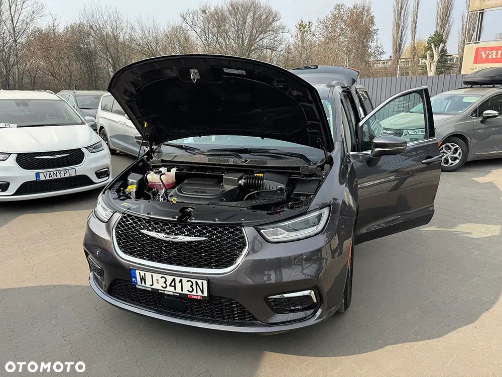 Chrysler Pacifica - 11