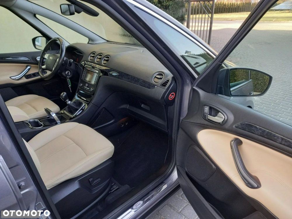 Ford S-Max - 22