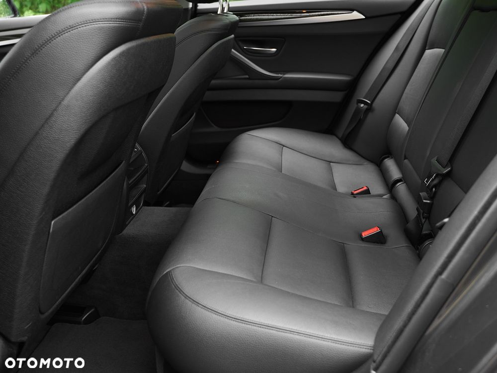 BMW Seria 5 528i xDrive - 20