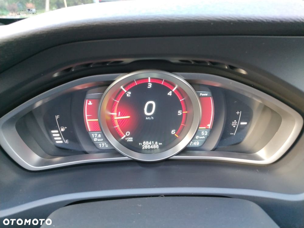 Volvo V40 D4 Summum - 9