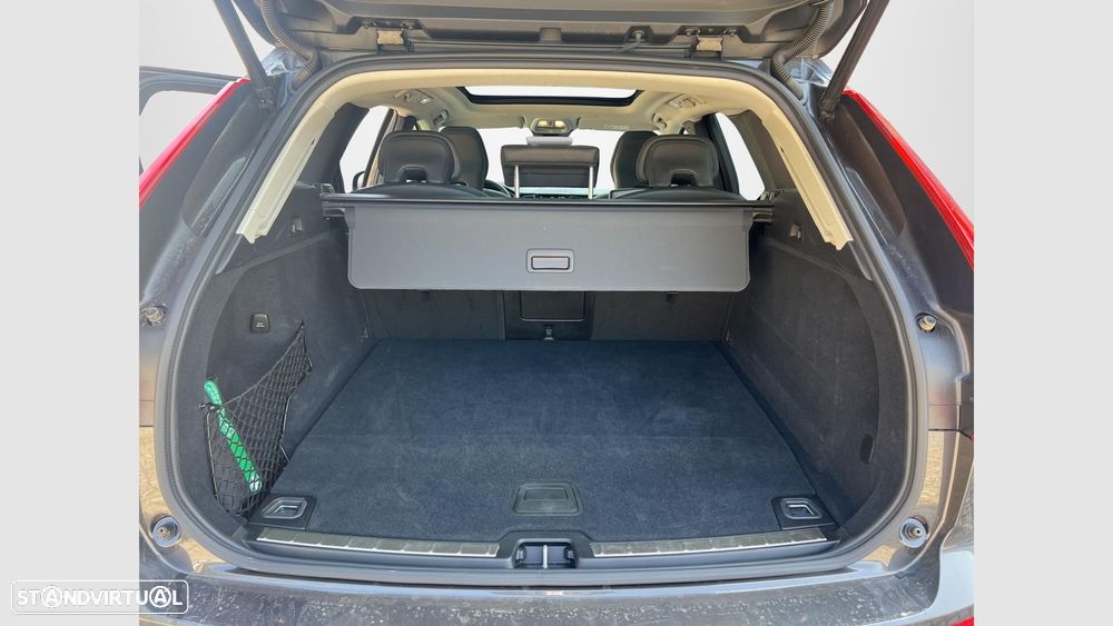 Volvo XC 60 2.0 T8 PHEV Plus Dark AWD - 18