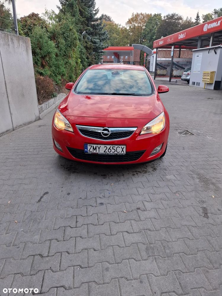 Opel Astra 2009 photo 2