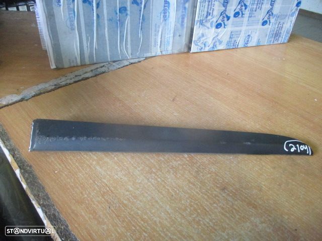 Grelha Friso 8200289933C RENAULT CLIO 3 2008 1.5Dci   3P   TD MOLDURA DA PORTA - 1