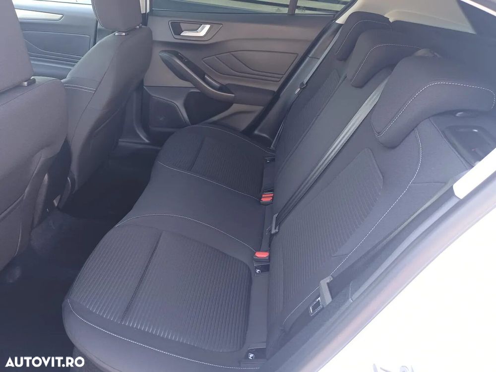 Ford Focus - 9