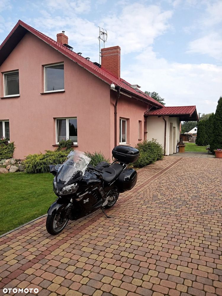 Kawasaki GTR - 16