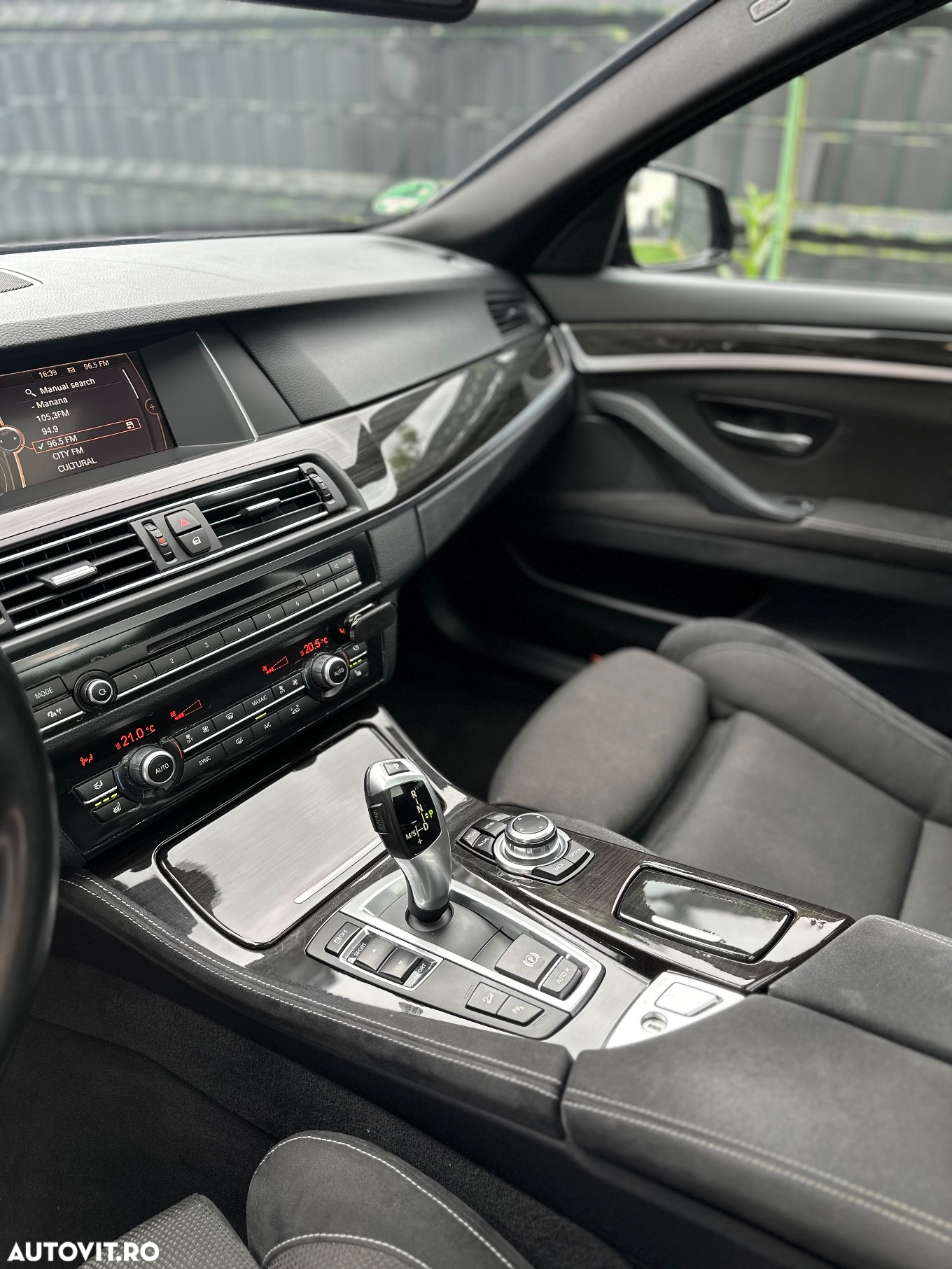 BMW Seria 5 520d xDrive Touring Aut. M Sport Edition - 26
