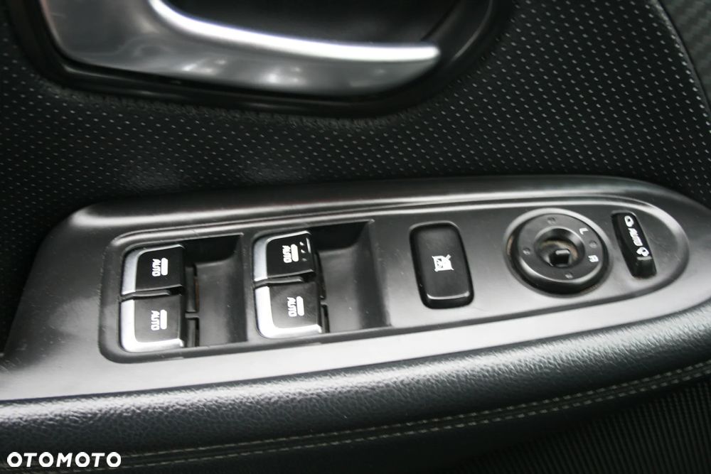 Kia Carens 1.7 CRDi XL 7os - 21