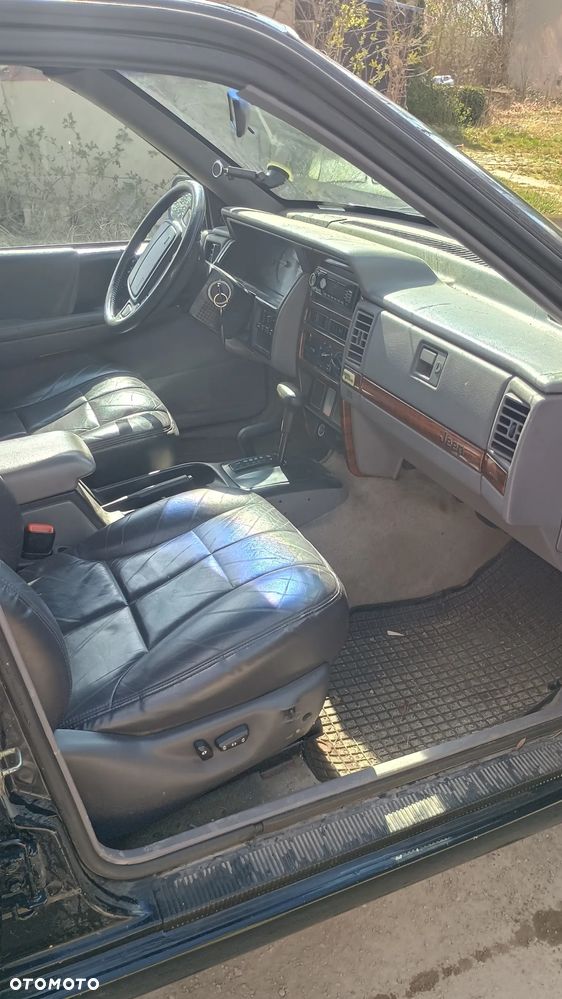 Jeep Grand Cherokee - 8