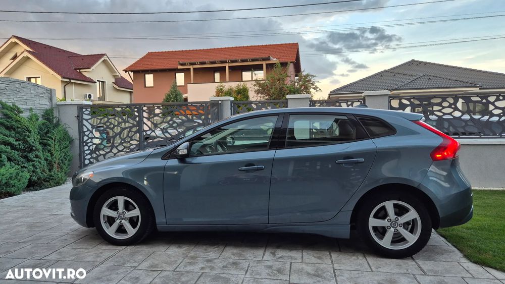Volvo V40 D2 R Design - 10