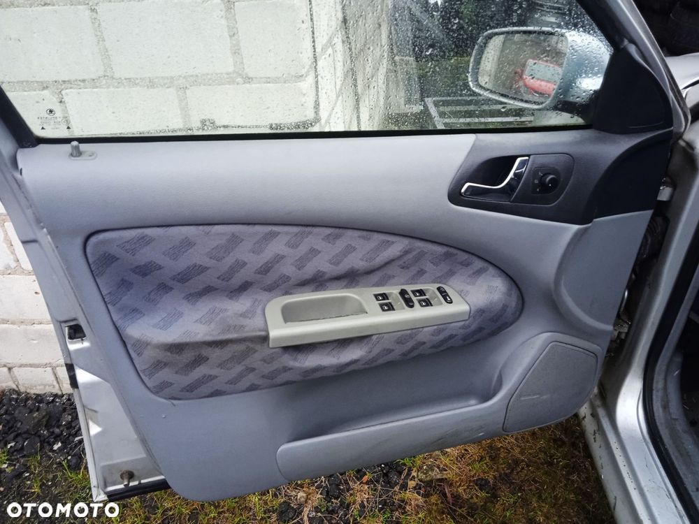 Na części Skoda Octavia kombi SLX 2.0 8V silnik AQY skrzynia EMR kolor 9102 - 11