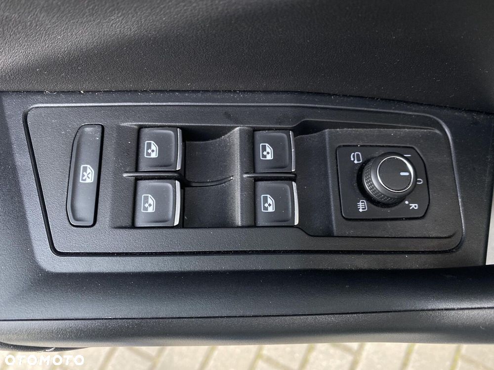 Volkswagen T-Roc - 10