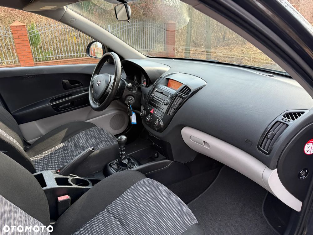 Kia Ceed 1.4 CVVT LX - 26