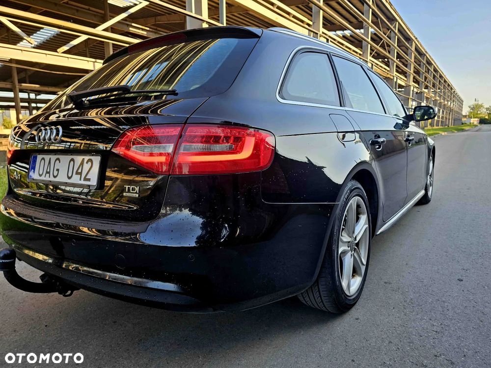 Audi A4 Avant 2.0 TDI DPF quattro Attraction - 4