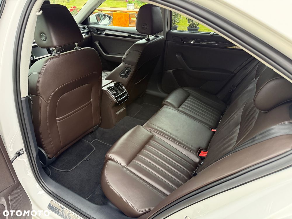 Skoda Superb 2.0 TDI 4x4 L&K DSG - 15
