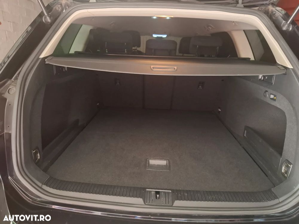 Volkswagen Passat 2.0 TDI (BlueMotion Technology) Comfortline - 23
