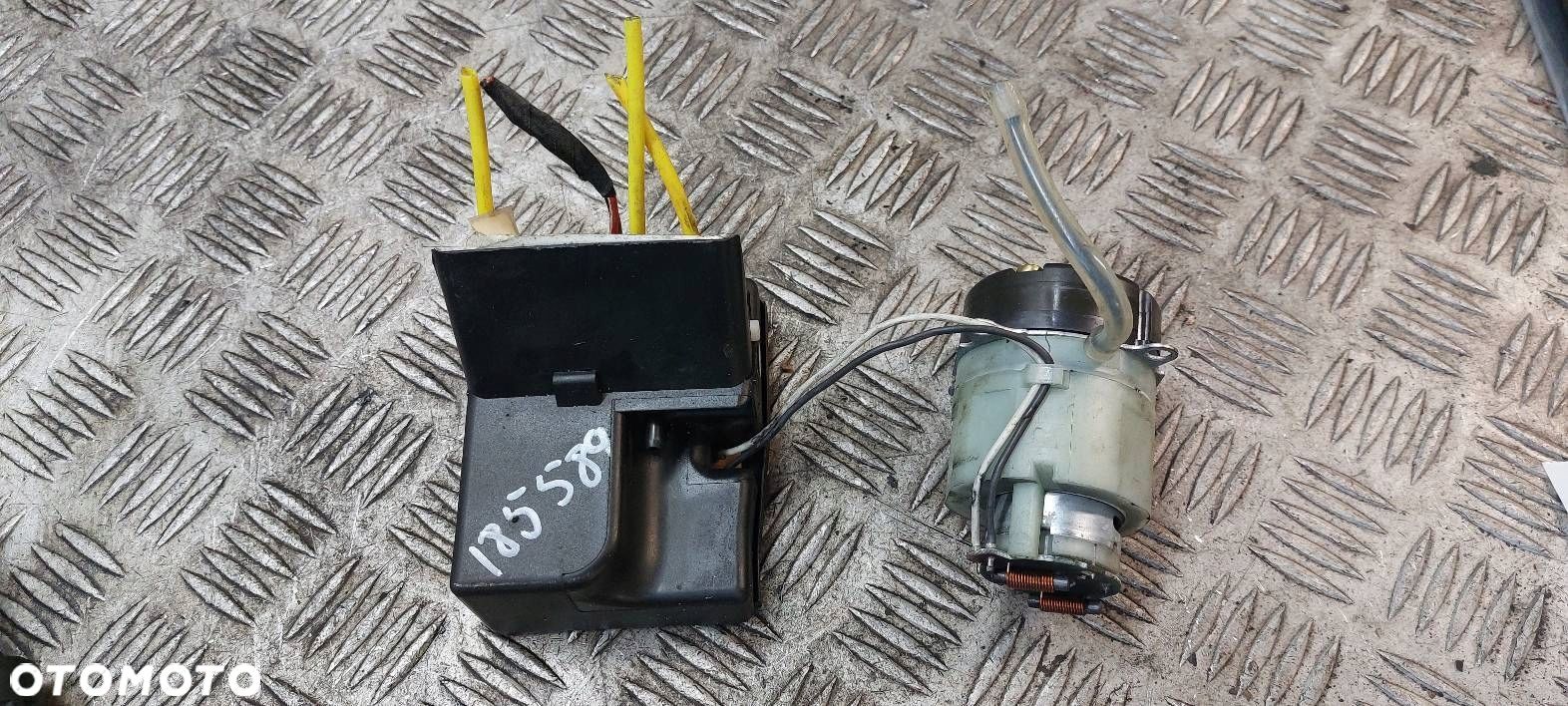 POMPKA ZAMKA CENTRALNEGO MERCEDES W168 A KLASA A1688000248 - 1