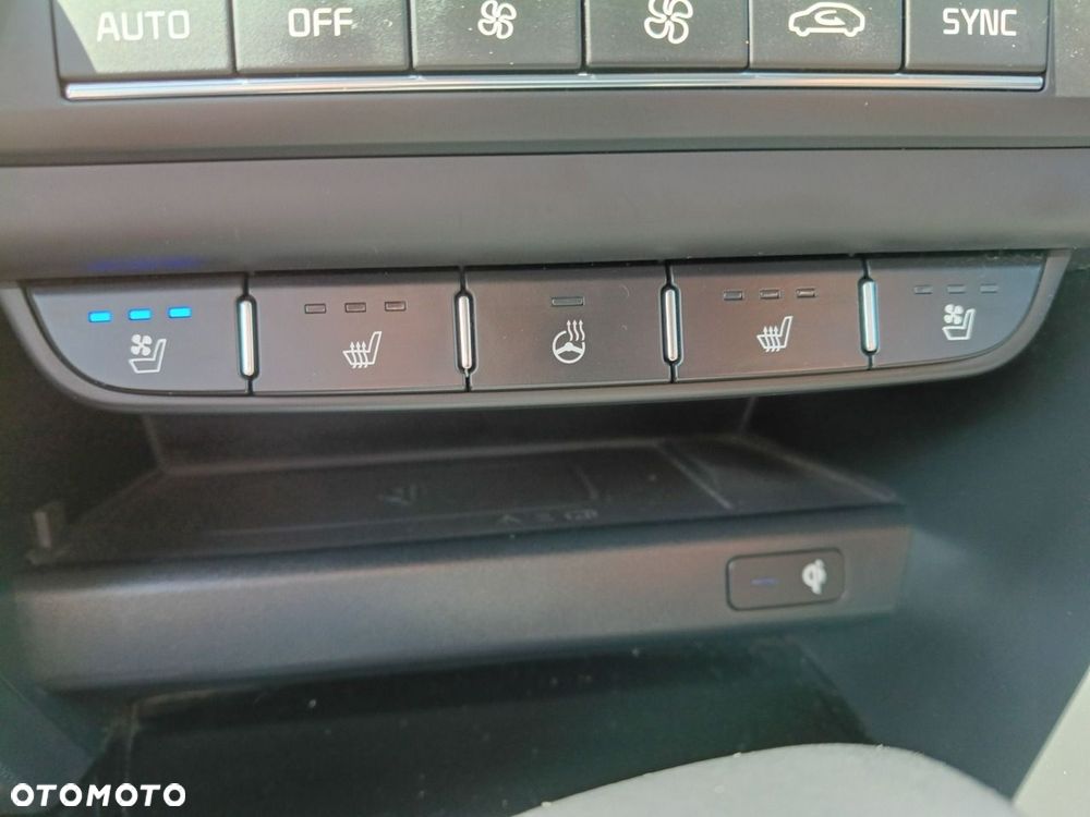 Kia XCeed - 30