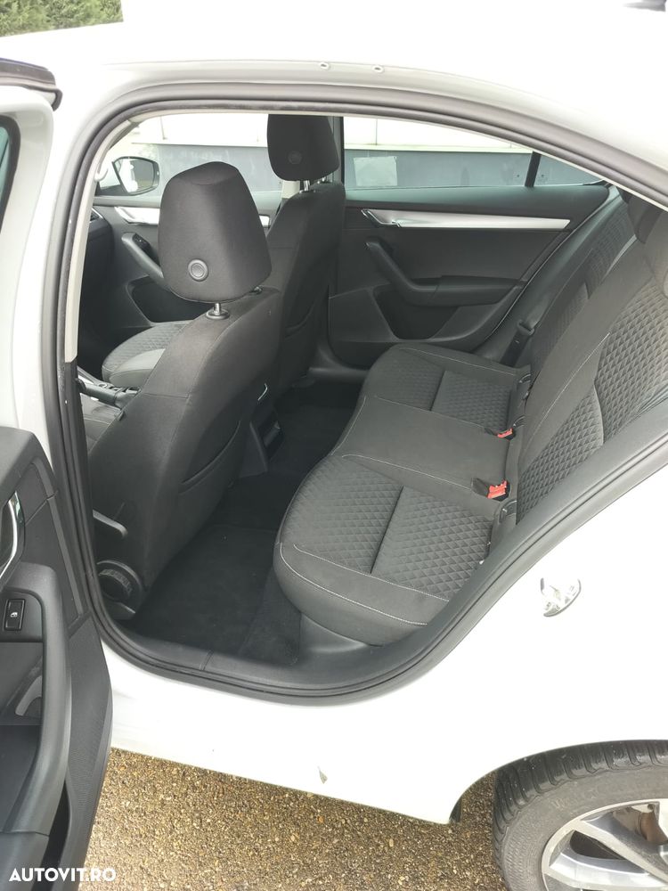Skoda Octavia 2.0 TDI Style - 8